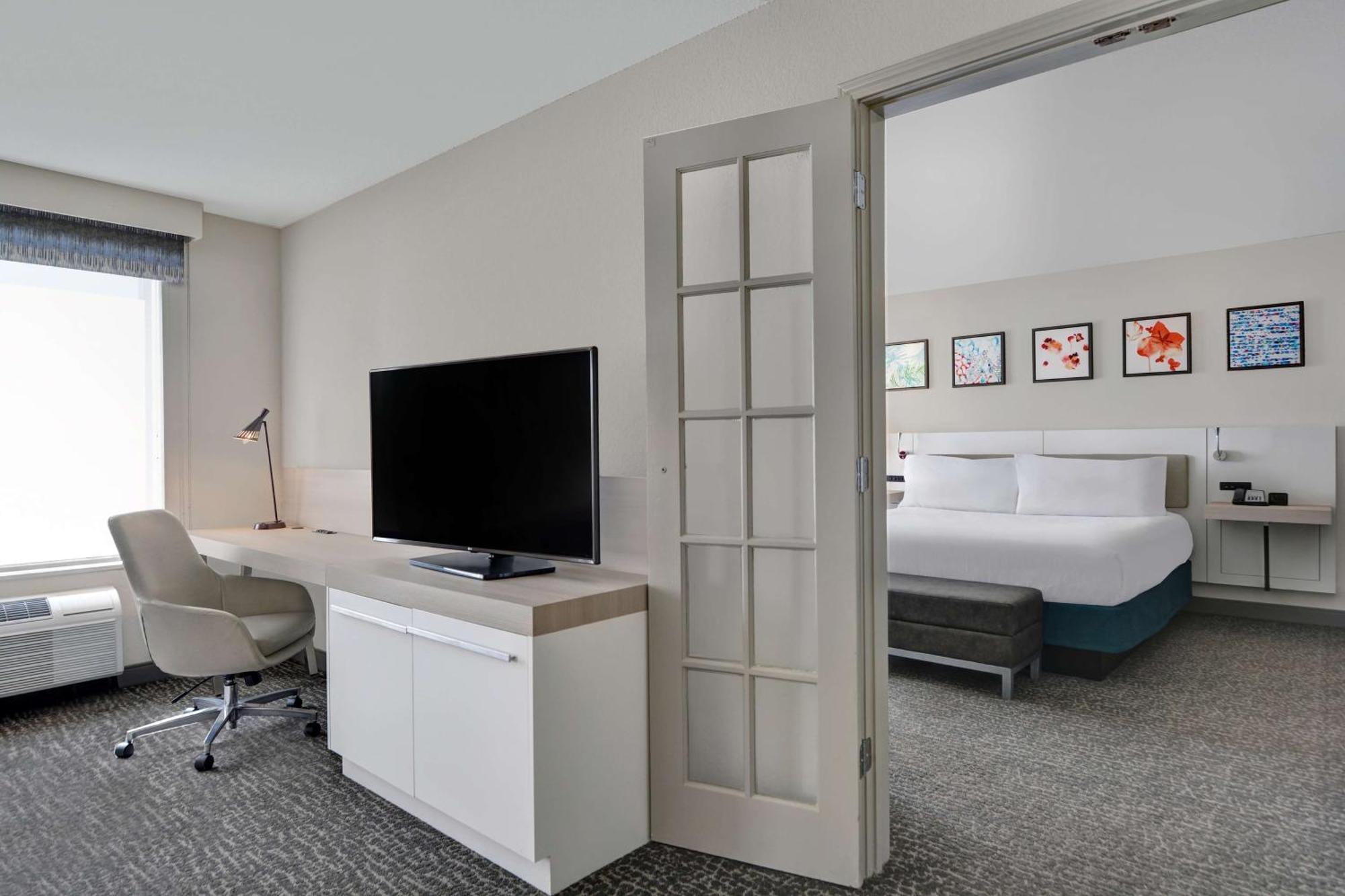 Hilton Garden Inn Jacksonville Jtb/Deerwood Park Экстерьер фото