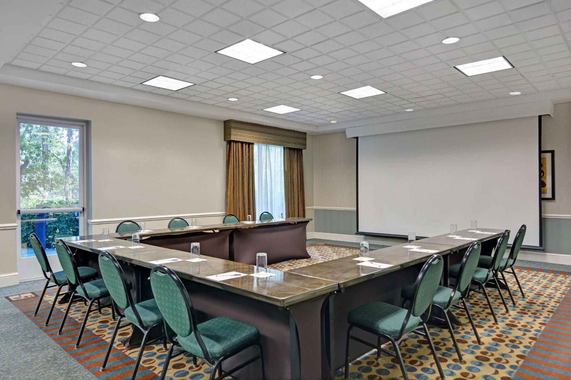 Hilton Garden Inn Jacksonville Jtb/Deerwood Park Экстерьер фото