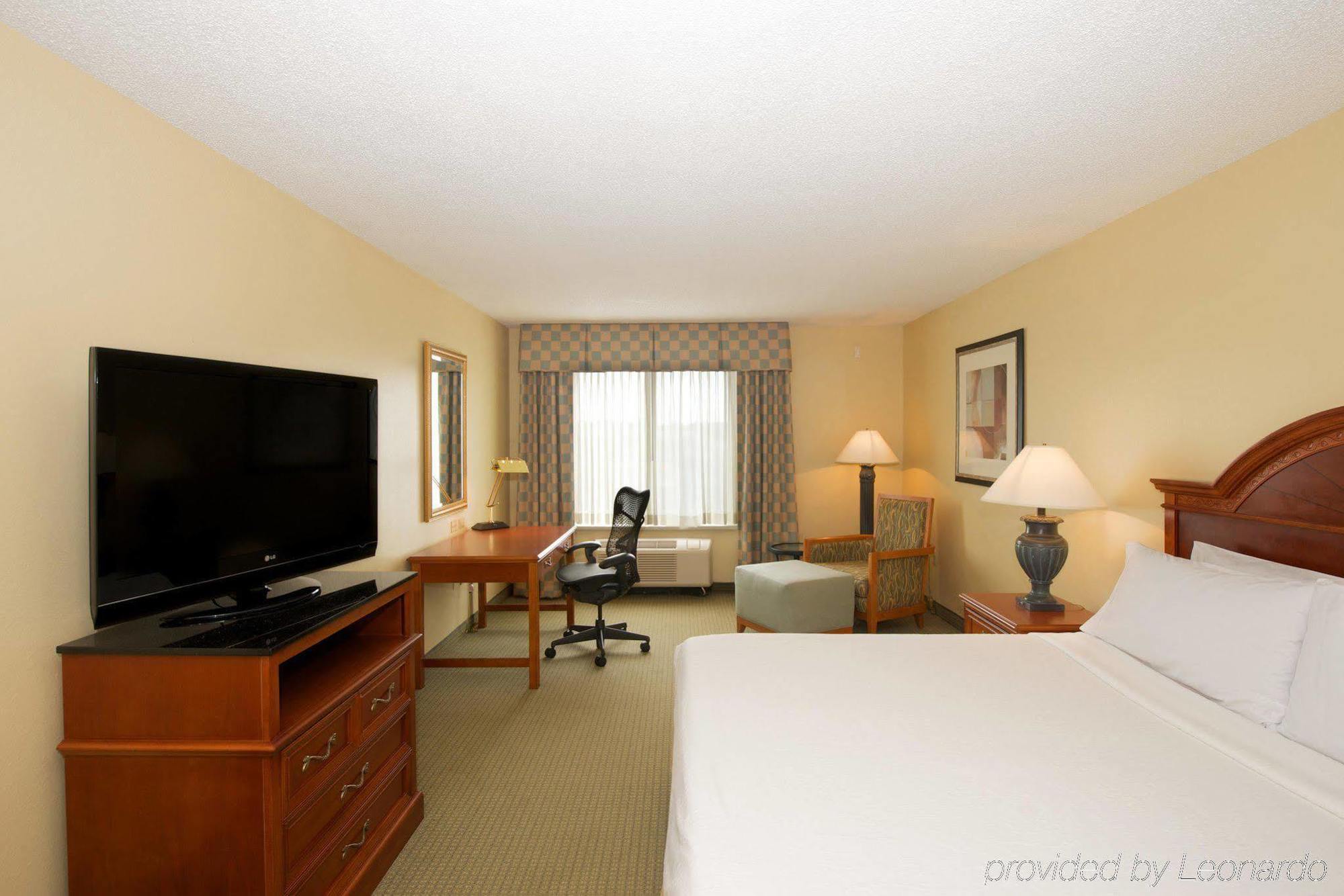 Hilton Garden Inn Jacksonville Jtb/Deerwood Park Экстерьер фото