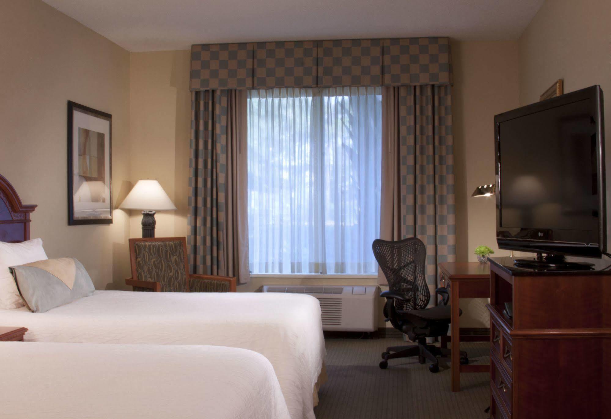 Hilton Garden Inn Jacksonville Jtb/Deerwood Park Экстерьер фото